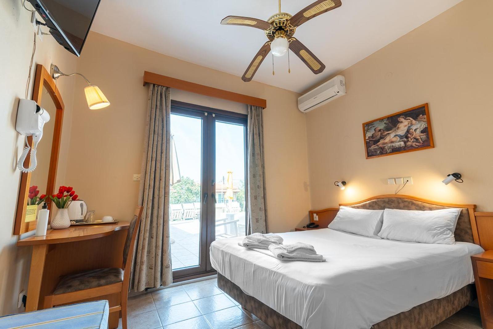 Sappho Hotel Скала-Эресу Экстерьер фото